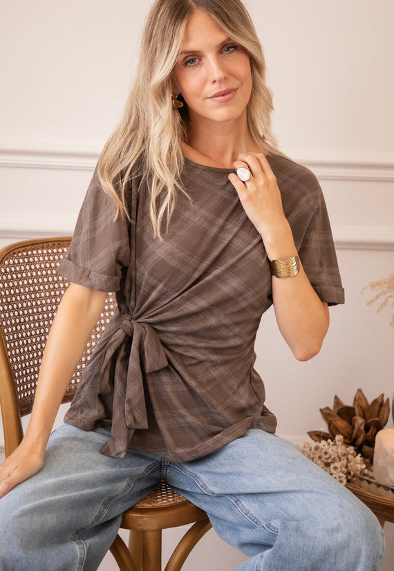 Checked Charm Brown - T-Shirt