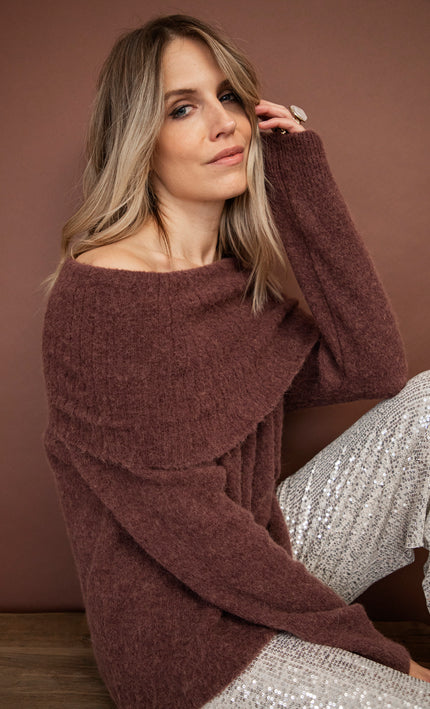 Soft Shoulders Burgundy - Sweater