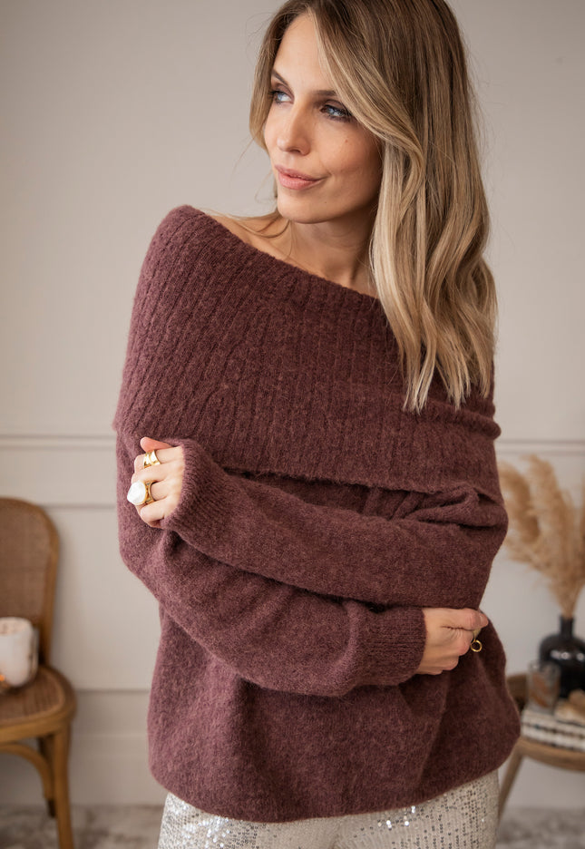 Soft Shoulders Burgundy - Sweater