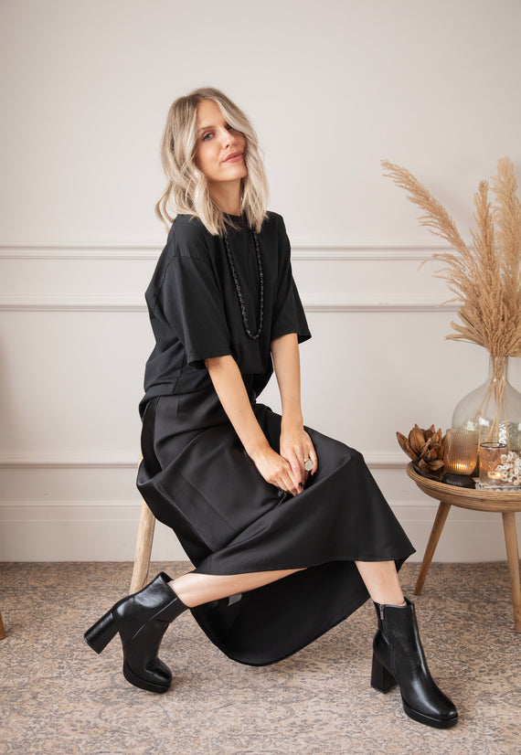 Silkylicious Black - Maxi Skirt