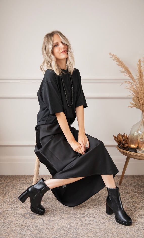 Silkylicious Black - Maxi Skirt