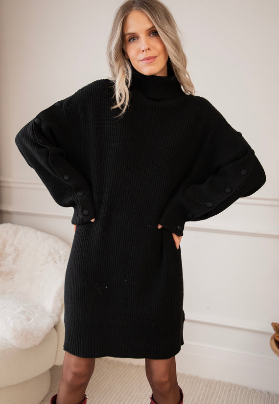 Baggy Button Black - Sweater Dress