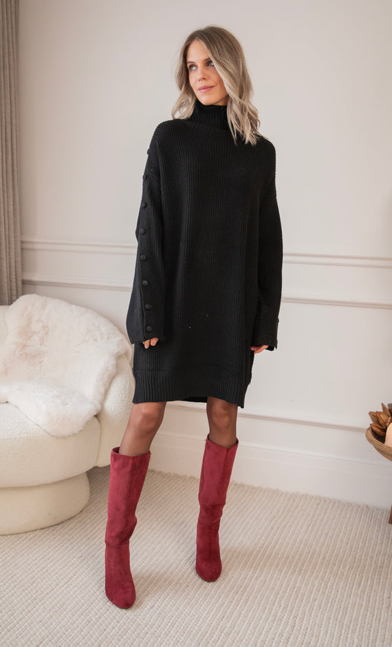 Baggy Button Black - Sweater Dress