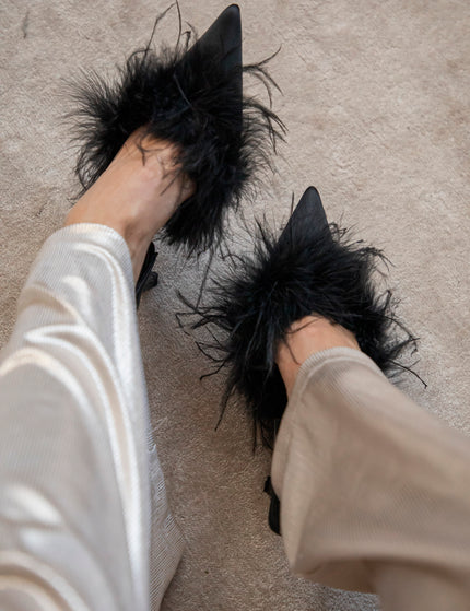 Pretty Plumes Black - Heels