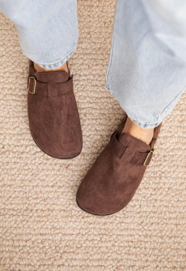 Cozy Buckle Clogs Choco - Flats - ellemilla