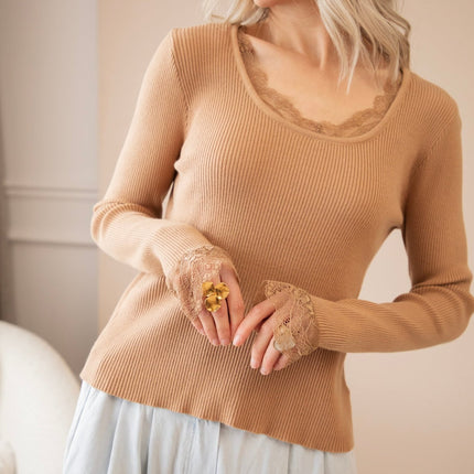Elsie Laced Camel - Longsleeve - ellemilla