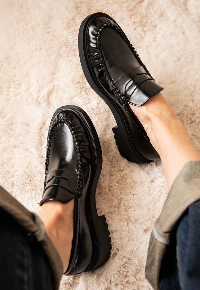 Ivy Academy Black - Loafers - ellemilla