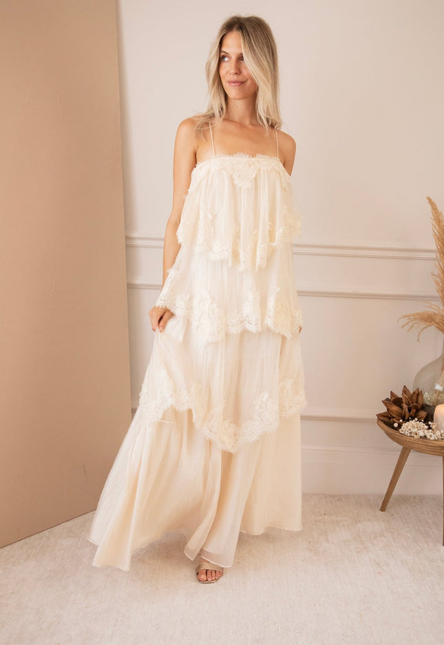 Layers Of Lace Beige - Maxi Jurk - ellemilla