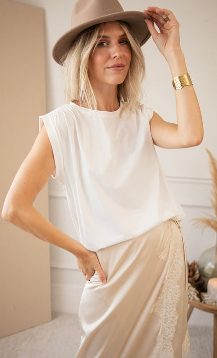 Pop Of Ease White - Top - ellemilla