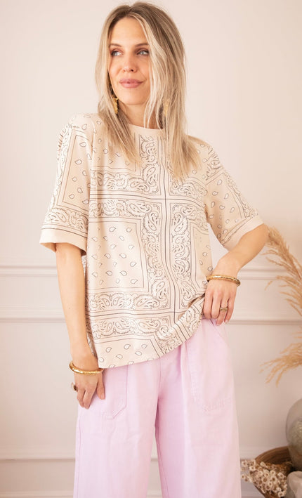 Sadie Paisley Beige - T-Shirt - ellemilla