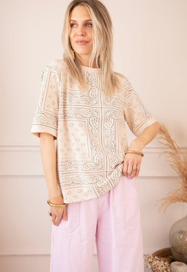 Sadie Paisley Beige - T-Shirt - ellemilla