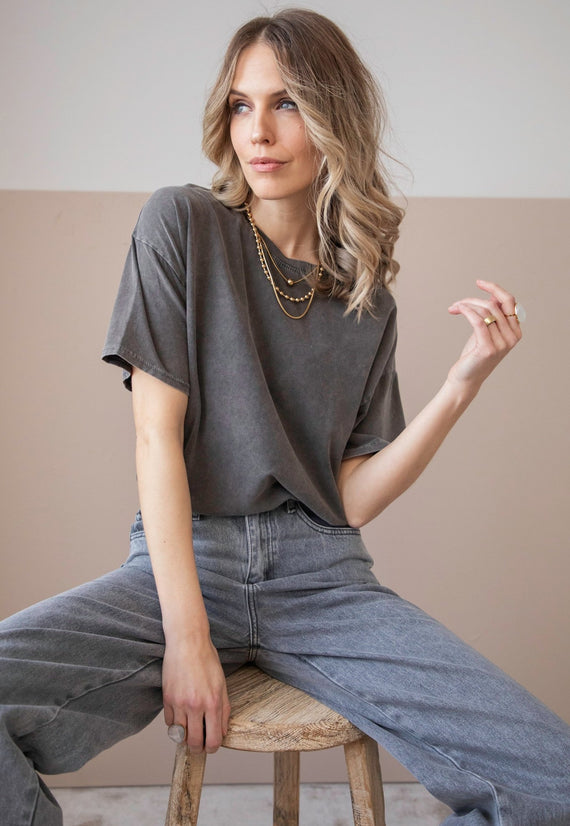 The Base Dark Grey - T-Shirt - ellemilla