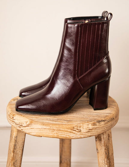 The Outline Wine - Boots - ellemilla