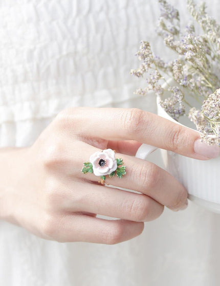 Anemone White - Ring